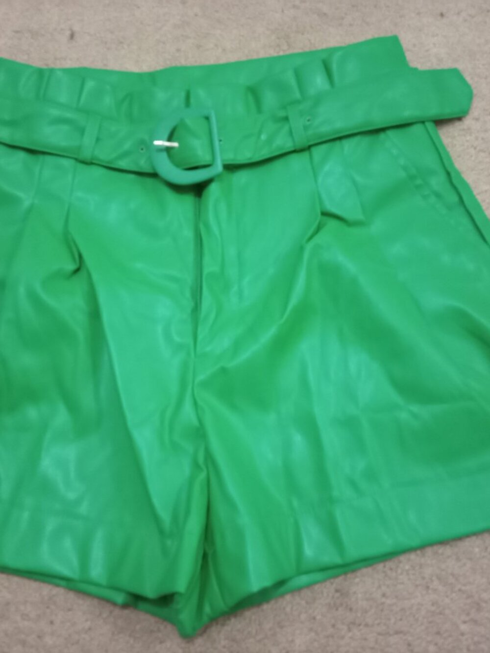 Faux leather Green shorts size Large